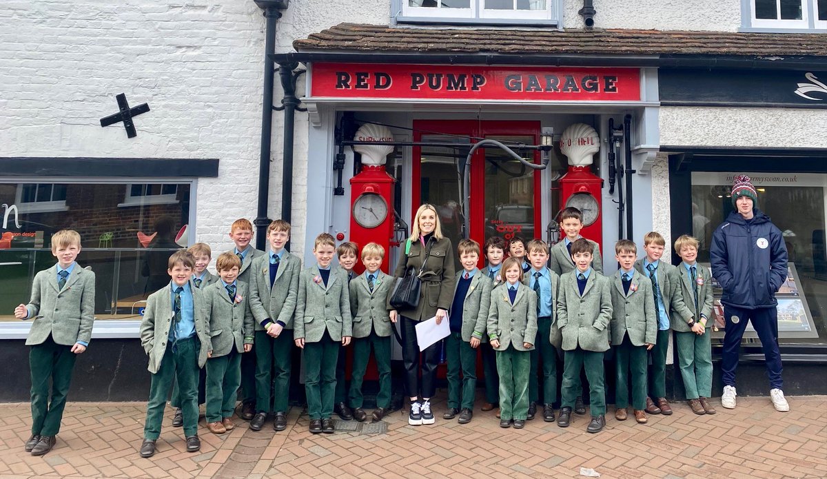 BroomwoodHeadBB's tweet photo. Northcote Shell boys visited the @RoaldDahlMuseum today and had a scrumdiddlyumptious time! #NWSnlShell  #NWSnl #NWSnlEnglish https://t.co/oC1Lnujy5r