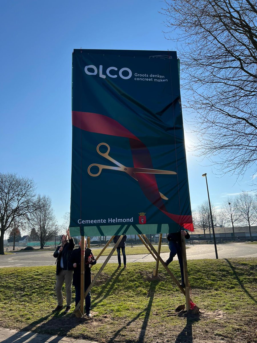 OLCO_mv's tweet photo. 𝗕𝗼𝘂𝘄 𝘇𝘄𝗲𝗺𝗯𝗮𝗱 𝗛𝗲𝗹𝗺𝗼𝗻𝗱 𝘃𝗮𝗻 𝘀𝘁𝗮𝗿𝘁!
Met de onthulling van het bouwbord komt het nieuwe zwembad op #CampusdeBraak weer een stap dichterbij! @gemeenteHelmond 
Meer op onze website! https://t.co/WdEc412U4I https://t.co/Tu7BWhJSpx