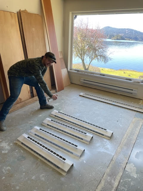 We're looking for volunteers to join us in preparing a Vancouver Island property for over 100 Ukrainian refugees. Get in touch if you'd like to help 💛. #UkraineRefugees