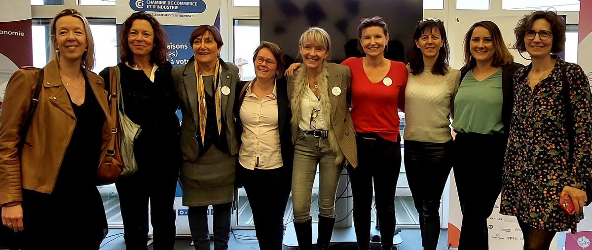 Ravi d'avoir accueilli à la <a href="/CCINantes/">CCI Nantes St Nazaire</a> les 50 lycéen(ne)s venu(e)s écouter 8 cheffes d'entreprises du 44 raconter leurs parcours dans le cadre de la "Semaine de sensibilisation à l'entrepreneuriat féminin" organisée par <a href="/100000e/">100 000 Entrepreneurs</a> et le collectif Femmes Cheffes d'Entreprises !