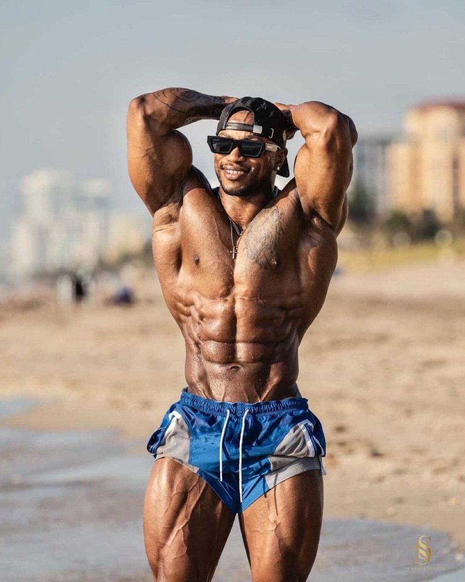 muscle_fitness's tweet image. Repost from brandon.d.hendrickson
•
If you are persistent, you will get it..if you are consistent, you will keep it✍🏾 💯🌊🏄🏾‍♂️💎

STAY READY, STAY WAVY, I’ll period.✍🏾

#darcsport #wolvesforever #ifbb #npc  #mensphysique #teammuscleegg #bigwaves #trini  #chicago #olympia2020