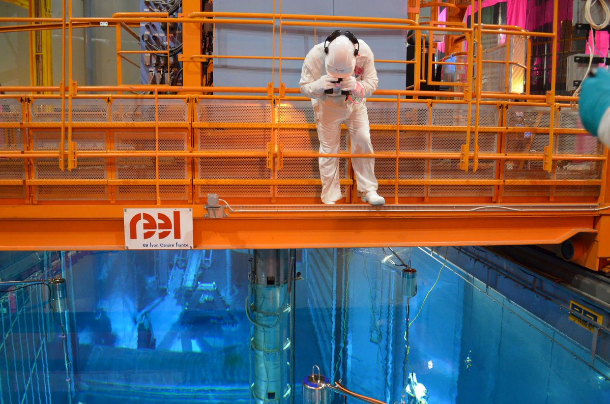 Découvrez comment les 1⃣5⃣7⃣ assemblages combustible de nos unités de production n°1 et 6 ont pris place dans leur cuve respective, sous l' 👁 avisé du chef de chargement. 👉 bit.ly/3tOBzcP