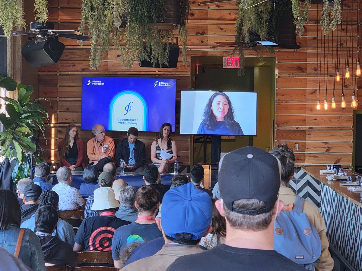 Yvonne Ng on decentralized web helping to archive data for the protection of human rights and Kelsey Breseman on environmental justice (at sxsw alongside with internet archives) #ixoworld #Filecoin #internetarchives