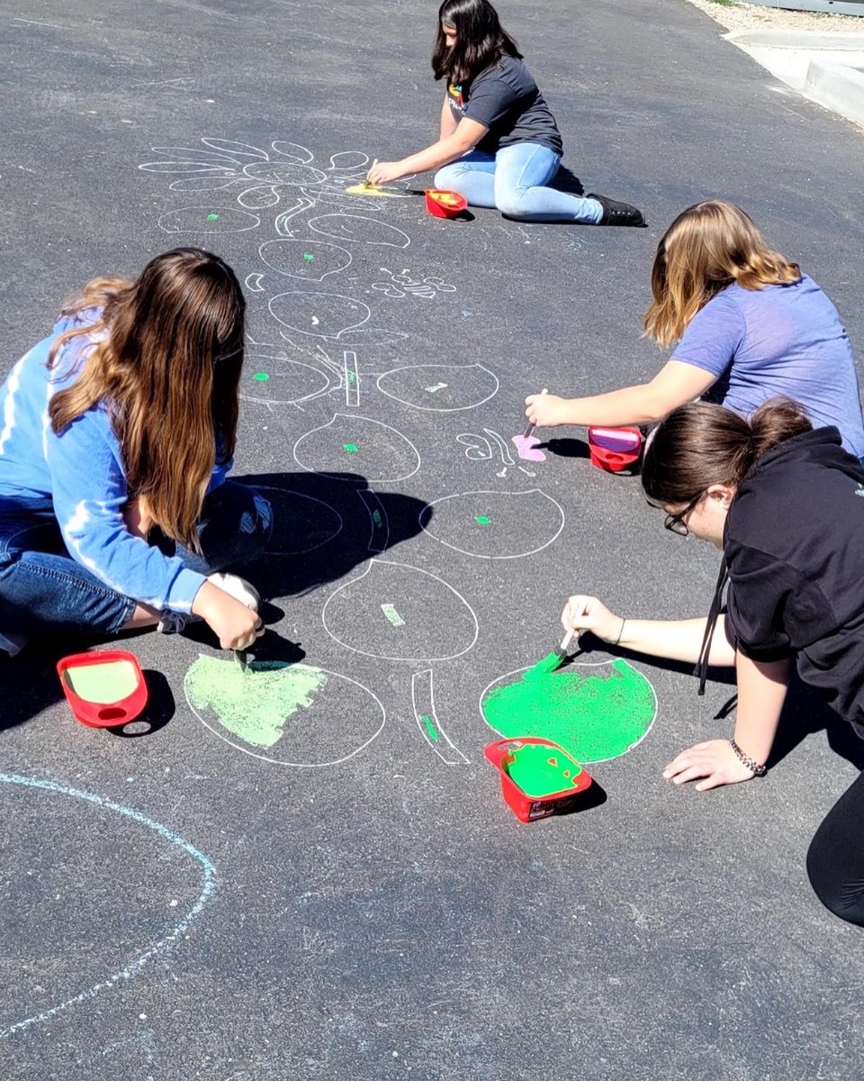 Thank you to Girl Scout Troop 5350 and Volunteers who painted sensory paths on our Preschool and Primary playgrounds this weekend. We greatly appreciate your service to our school! <a href="/SSDKristin/">Kristin Baranski, Ed.D</a> <a href="/drsmpierce/">Dr. Stephanie Pierce</a>