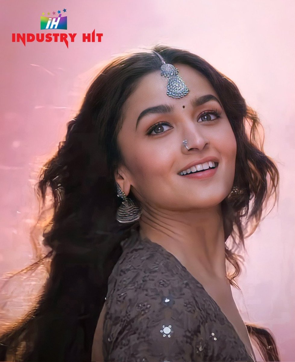 SharwanandY's tweet photo. Wish you a very happy birthday to you @aliaa08 madam 
@
#HBDAliaBhatt https://t.co/6q3XNhBfBS
