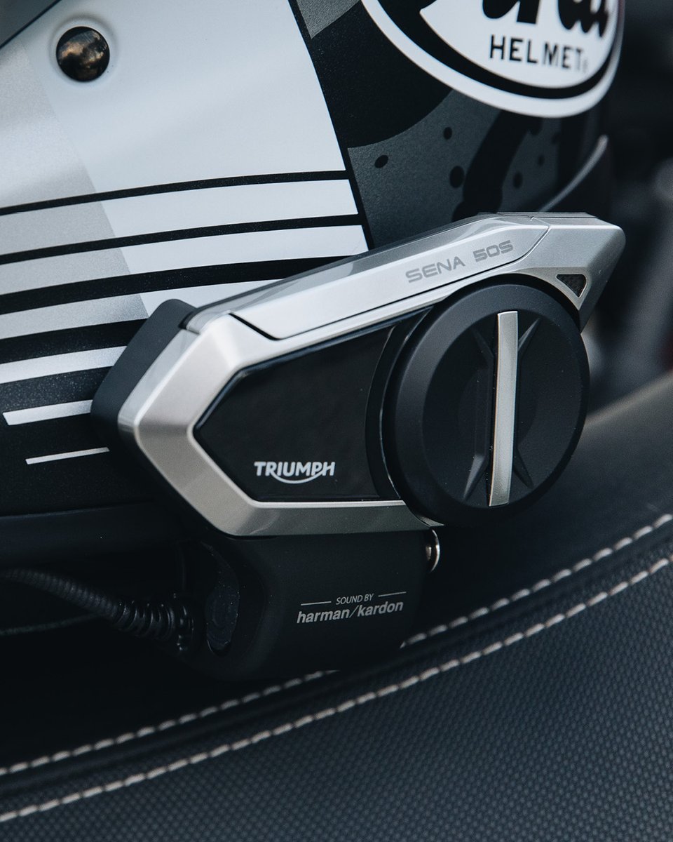 OfficialTriumph's tweet photo. The Triumph Sena 50S offers an all-new experience of connectivity, now with sound by Harman Kardon.

Discover more: https://t.co/1RXnxGU3HK

#ForTheRide #OfficialTriumph #RideConnected https://t.co/OEhQXWSmQC