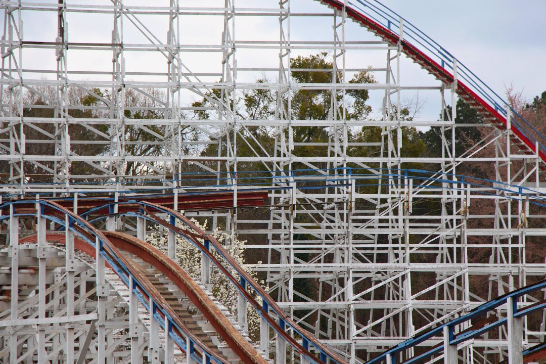 sfovergeorgia's tweet photo. πΆ Just another #TrainlessTuesday. πΆ Or should we call this one #TracklessTuesday? π€ Re-tracking work is speeding along on The Great American Scream Machine! https://t.co/BofoPnGyTZ