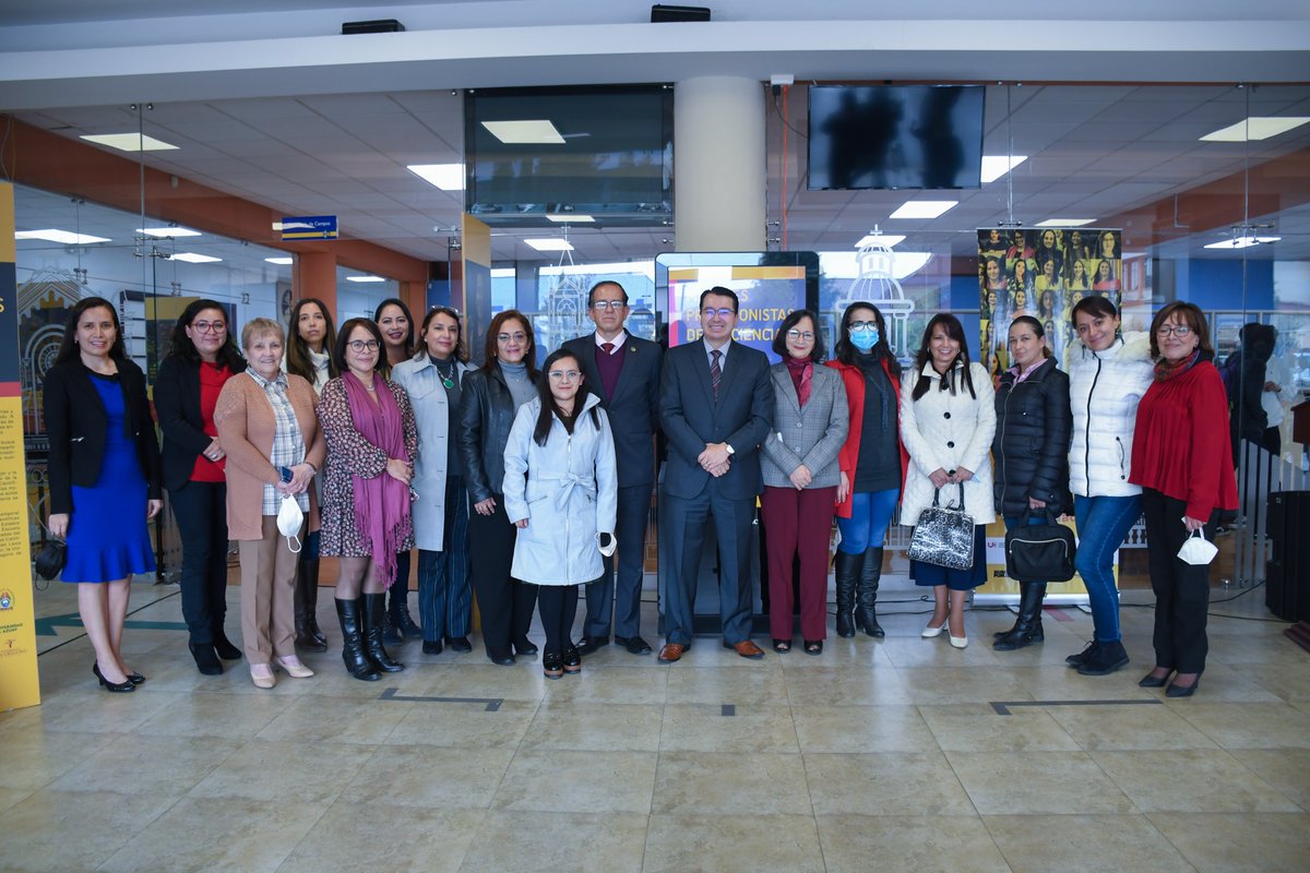 upsalesianaec's tweet photo. 🔬 En la #UPS sede #Cuenca se inauguró la #Muestra Itinerante “Mujeres Protagonistas de la Ciencia” 👩🏼‍🔬, que refleja el aporte #Científico, #Tecnológico y de #Innovación, de Docentes Investigadoras de las diferentes universidades de la ciudad.

#MujeresEnlaCiencia 💙💛 https://t.co/MN8mPqJps2