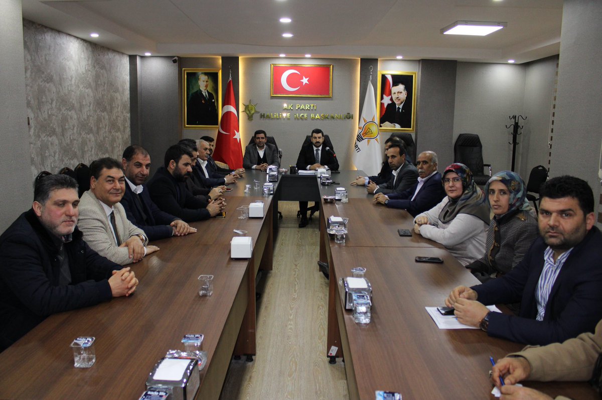 ibrahimeyyupogl's tweet photo. Haftalık olağan ilçe toplantımızı İlçe Koordinatörümüz @av_vehbibeyaz ‘ın iştiraki ile gerçekleştirdik. 
@erkankandemir @NumanKurtulmus @abdkirikci @ElgunSuleyman @gulistansatis https://t.co/OWUdgKLhQg