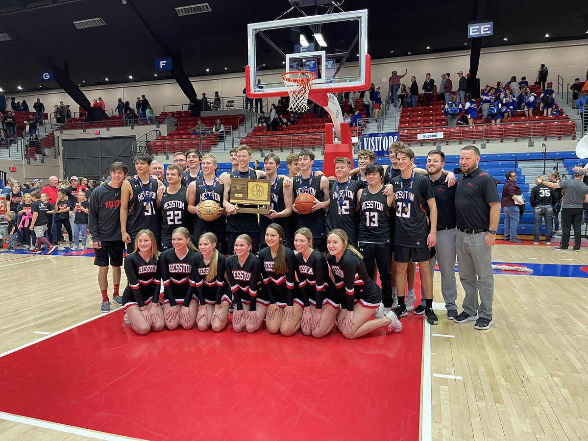 sportsinkansas's tweet photo. 2022 Sports in Kansas Boys Coach of the Year Finalists Announced for every class in Kansas  https://t.co/8mFb6NITDx presented by @MammothBuilt @safeks @WatcoRail @nextechwireless @AmericanImp @labettecards https://t.co/Oqcb8i7xkb