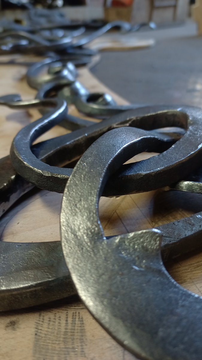 Close up of the latest commission on the bench.
#firebasket #blacksmith #forged #RMHillamIronWorks