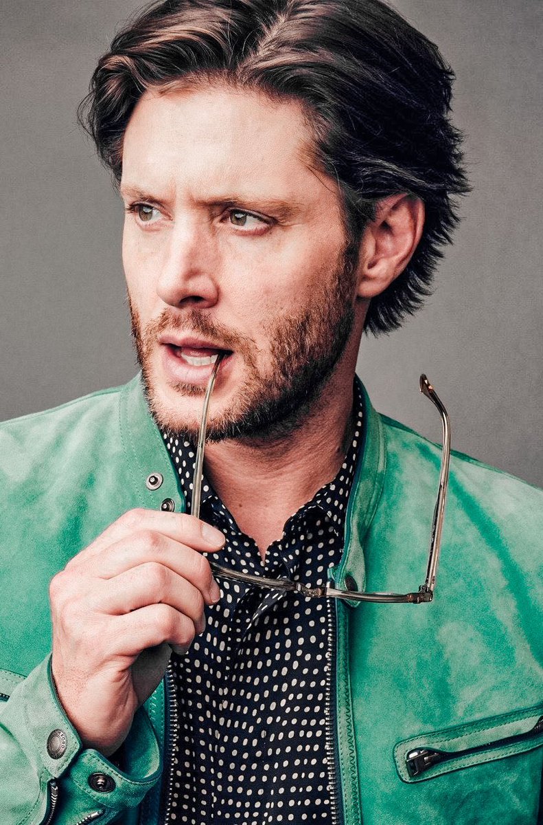 JENSEN ACKLES IS SO BEAUTIFUL LIKE WHAT—