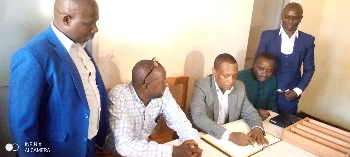 CebulacCt's tweet photo. 2.Cette ouverture organisée par le #MinEACJSC à travers le #CEBULAC,est une réponse aux recommandations ki ont été formulées lors de l'atelier de sen6bilisa6on des administratifs ki avait eu lieu à Ngozi du 21 au 22/12/2021 avec l'objectif de mise en place les CLAC ds ts le pays https://t.co/zS30IyPvx1