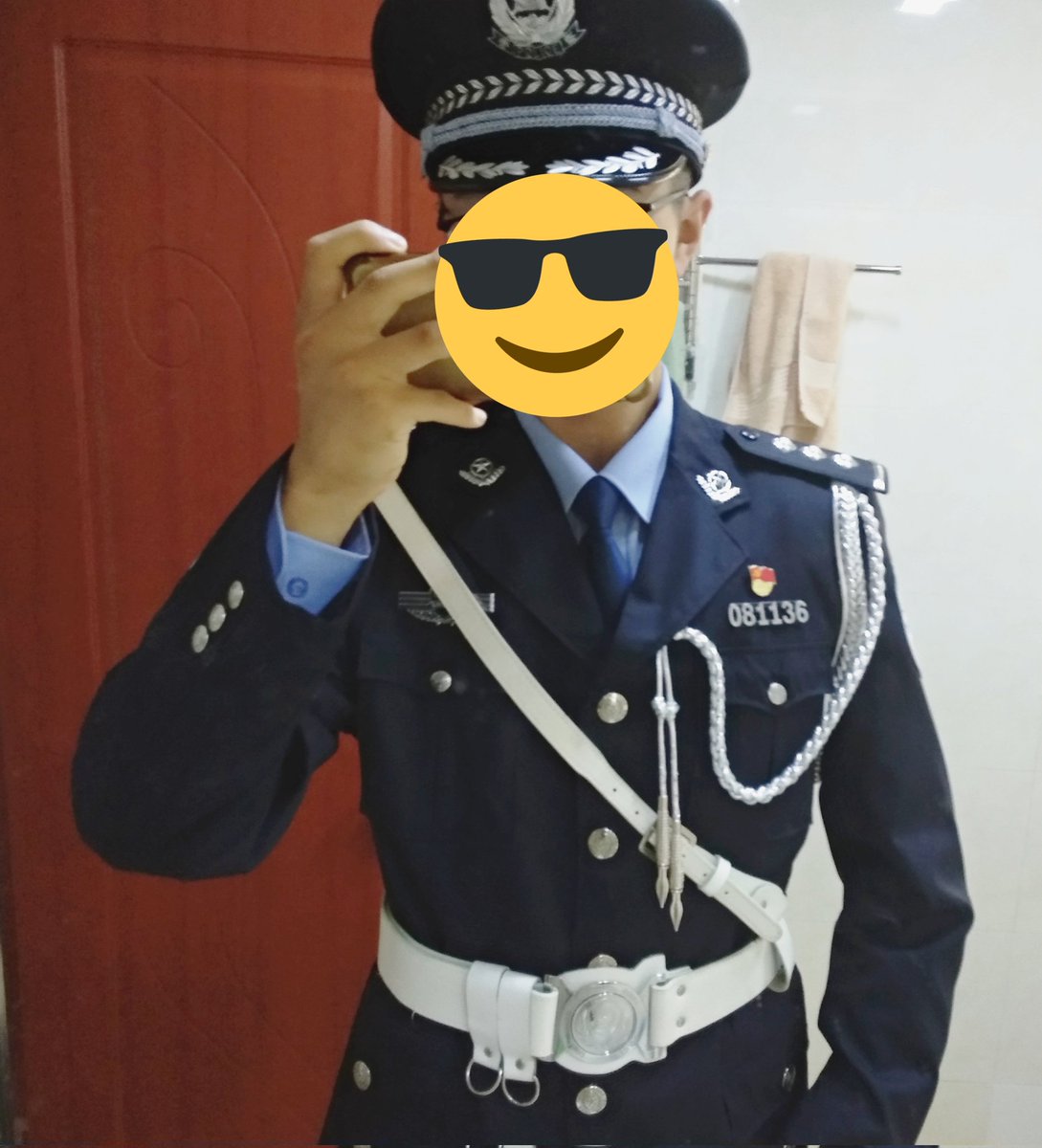 linlin79413845's tweet photo. @1972torii 私は中国人で、同じ趣味の制服コレクションです!今は中国警察の歴代制服と警視庁の制服を集めています。とてもうれしくあなたを知って、私達にいっしょに交流させます! https://t.co/qsaWZfIJm1