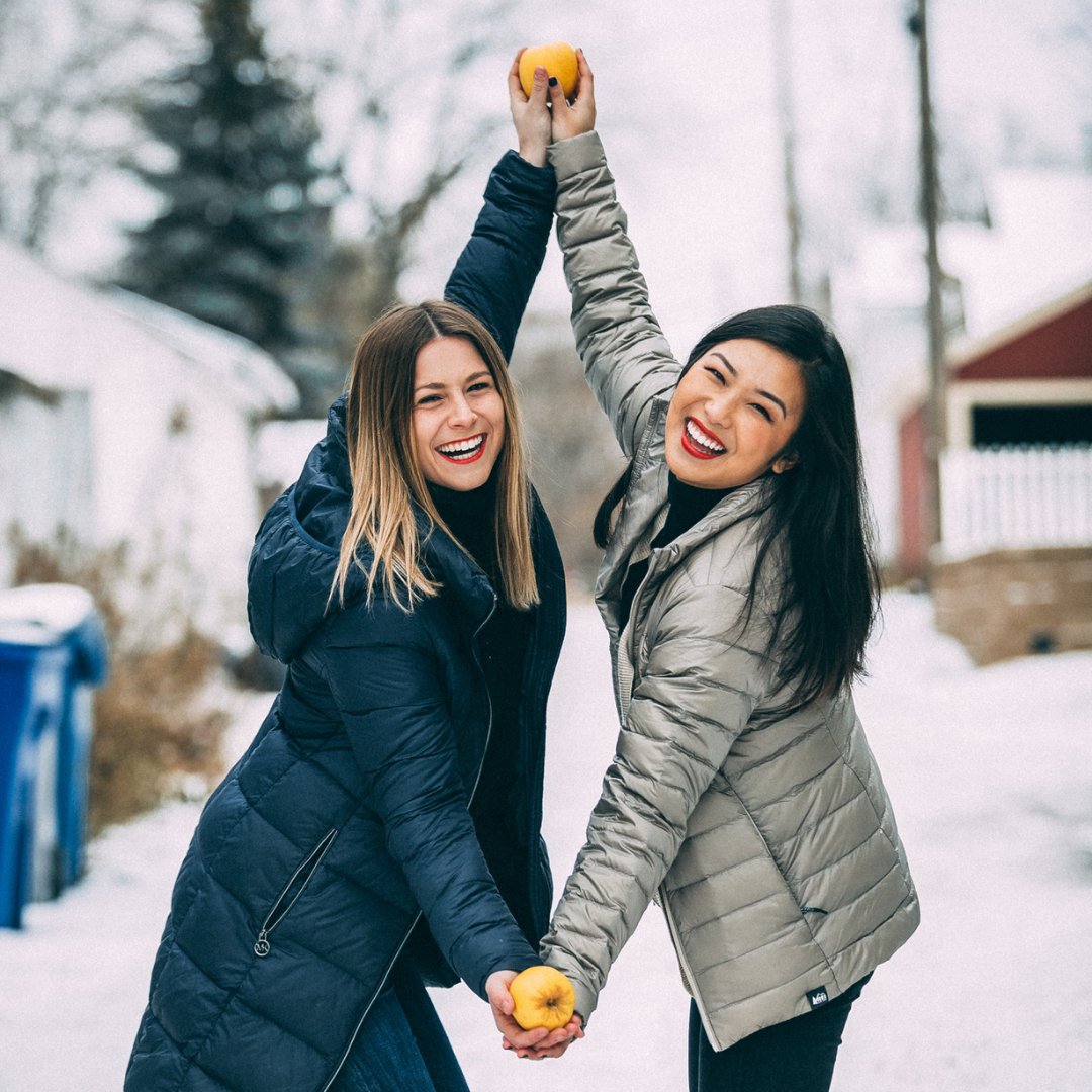 OpalApple's tweet photo. Opal Apples are sweet, crispy and best shared with a friend! 💛

#OpalApples #NaturallyNonBrowning #OpalDifference #CrispyApples https://t.co/ap0mWrB3pE
