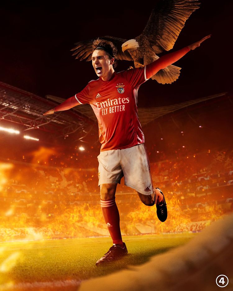 Benfica take the lead in Amsterdam! 🦅