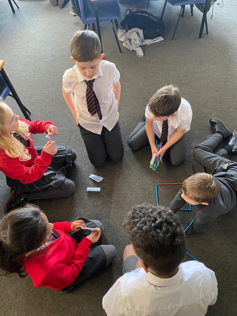 stcadocsprimary's tweet image. Today, P4B worked in groups to build the tallest tower using straws and blue tac. This was a lot harder than it looked! 😅 #ERCSTEM #teamwork #technology