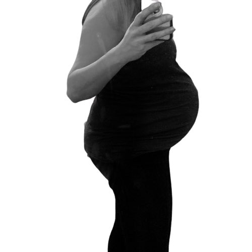 arthurwears's tweet photo. Took a 25 week #bumpphoto at the weekend and since then I keep getting adverts for weight loss programmes…is this a thing? Or just coincidence??  #pregnant #pblogger #Babybump https://t.co/dmA27HK56P