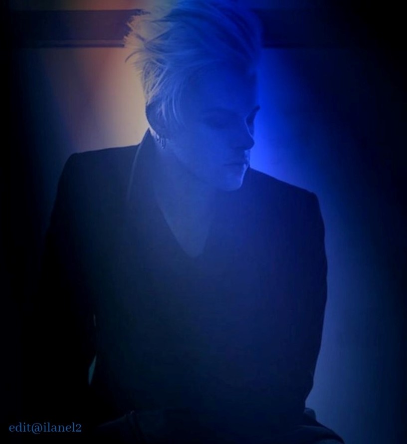 ilanel2's tweet photo. Sweet portraits of this prodigious guitarist.💙🎸🎶
@TommyJoeRatliff 🤩🎸🎶
https://t.co/AjdgZOw3yn  🎧🎸
https://t.co/F9EXW9qZDv  🎶🎸
Credit to owners for original photos. https://t.co/mwJZON10Ak