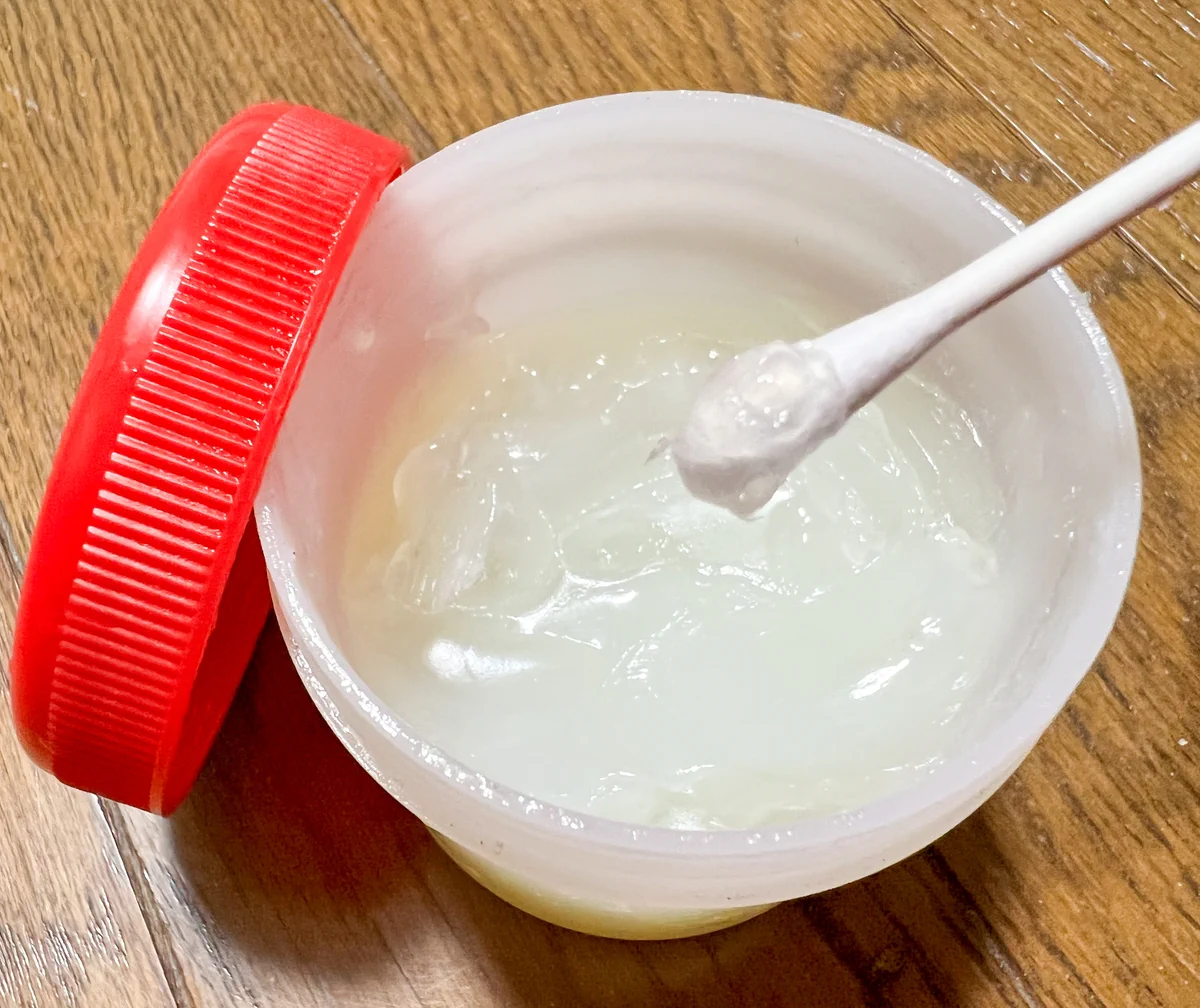 花粉症にはワセリン？！鼻の中と目の周りに塗ると症状が改善するかも？？