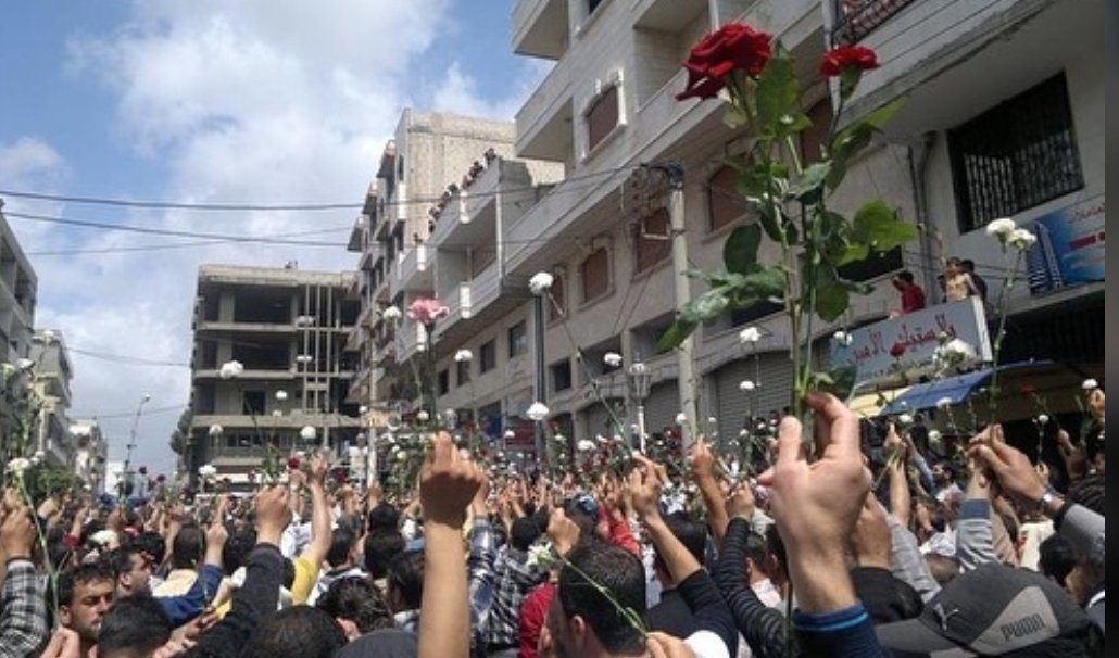 syrianselftr's tweet photo. 15 mart 2011 tarihi #Suriye devrimin başlangıcı sayılmaktadır. Suriyeliler her yıl bu tarihi anmakta ve isteklerini dünyaya hatırlatmaktadır. Bu tarihte halk bunca yıl Esad rejimi tarafından yapılan zulme karşı çıkmış, ve suriyenin o zamanda olan korku 'duvarını' yıkmış. https://t.co/XDl2LmTkto