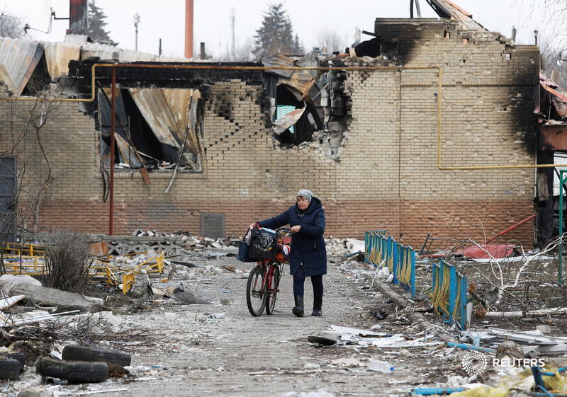 ReutersLatam's tweet photo. Edificios de viviedas dañados durante el conflicto entre #Ucrania y Rusia en la ciudad de Volnovakha, controlada por los separatistas, en la región de Donetsk. REUTERS/Alexander Ermochenko https://t.co/ux6PMOoTx9