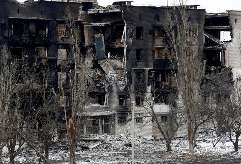 ReutersLatam's tweet photo. Edificios de viviedas dañados durante el conflicto entre #Ucrania y Rusia en la ciudad de Volnovakha, controlada por los separatistas, en la región de Donetsk. REUTERS/Alexander Ermochenko https://t.co/ux6PMOoTx9