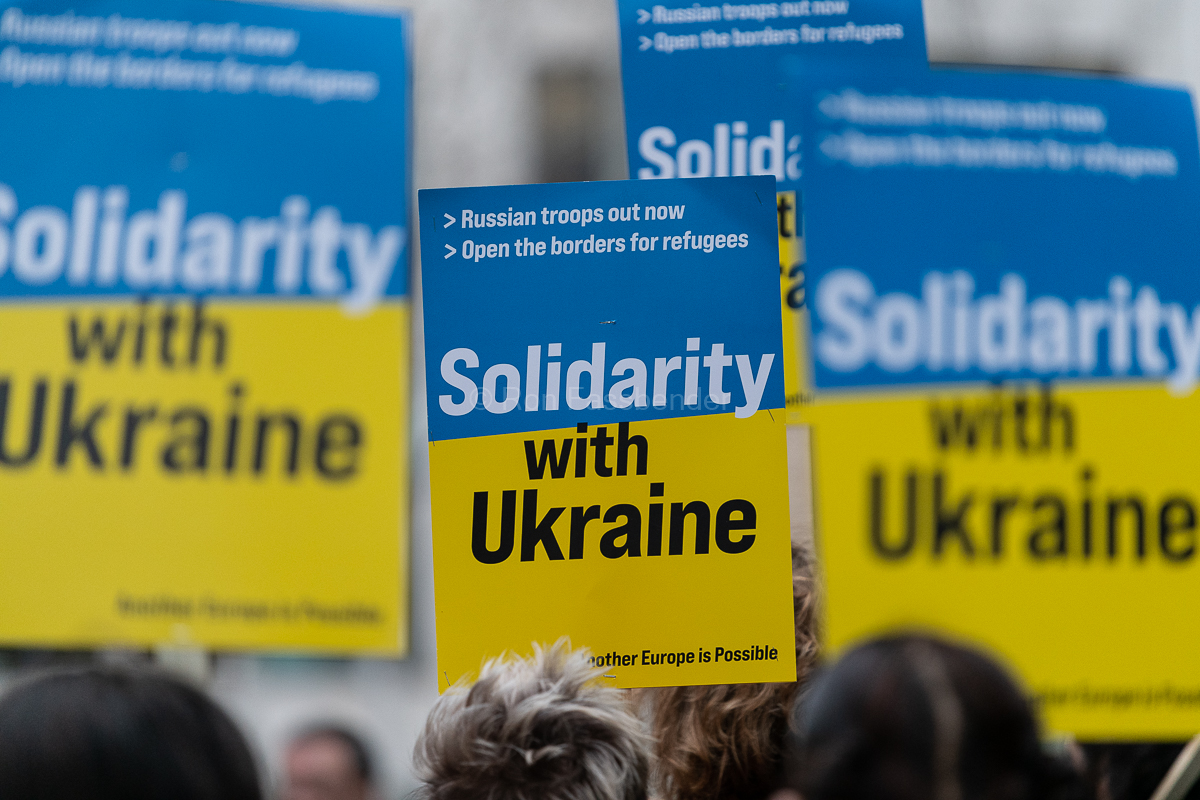 TheWeeklyBull's tweet photo. IMAGES: Open The Borders demo, Home Office, London, 15/3/22. Solidarity rally demanding #OpenBordersNow for Ukrainian refugees & all those fleeing conflict, with speakers including Labour MP Nadia Whittome. #UkraineRefugeesWelcome #AllRefugeesWelcome #StandWithUkraine https://t.co/XuIbDqGofU