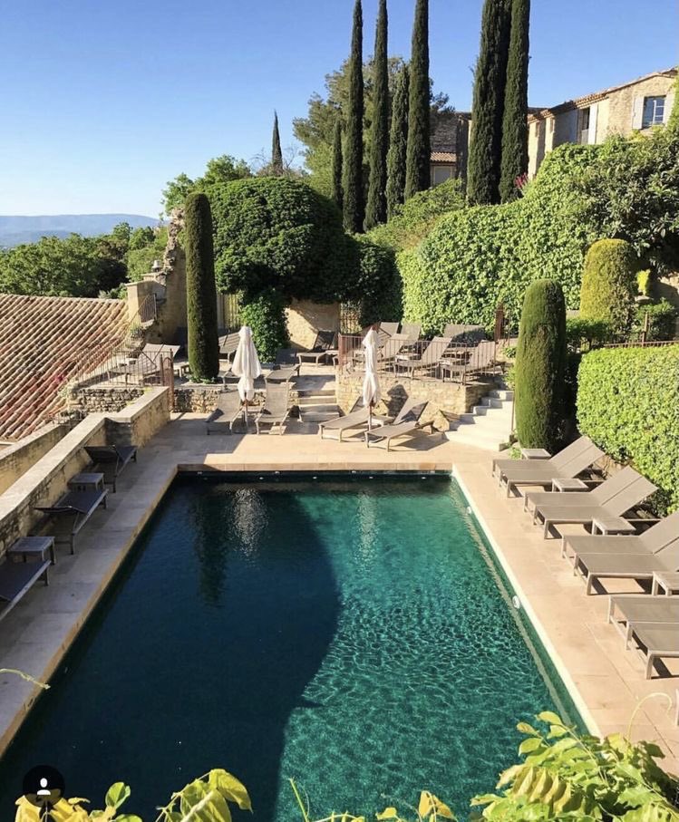 halzee_'s tweet image. To have a countryside home🤍