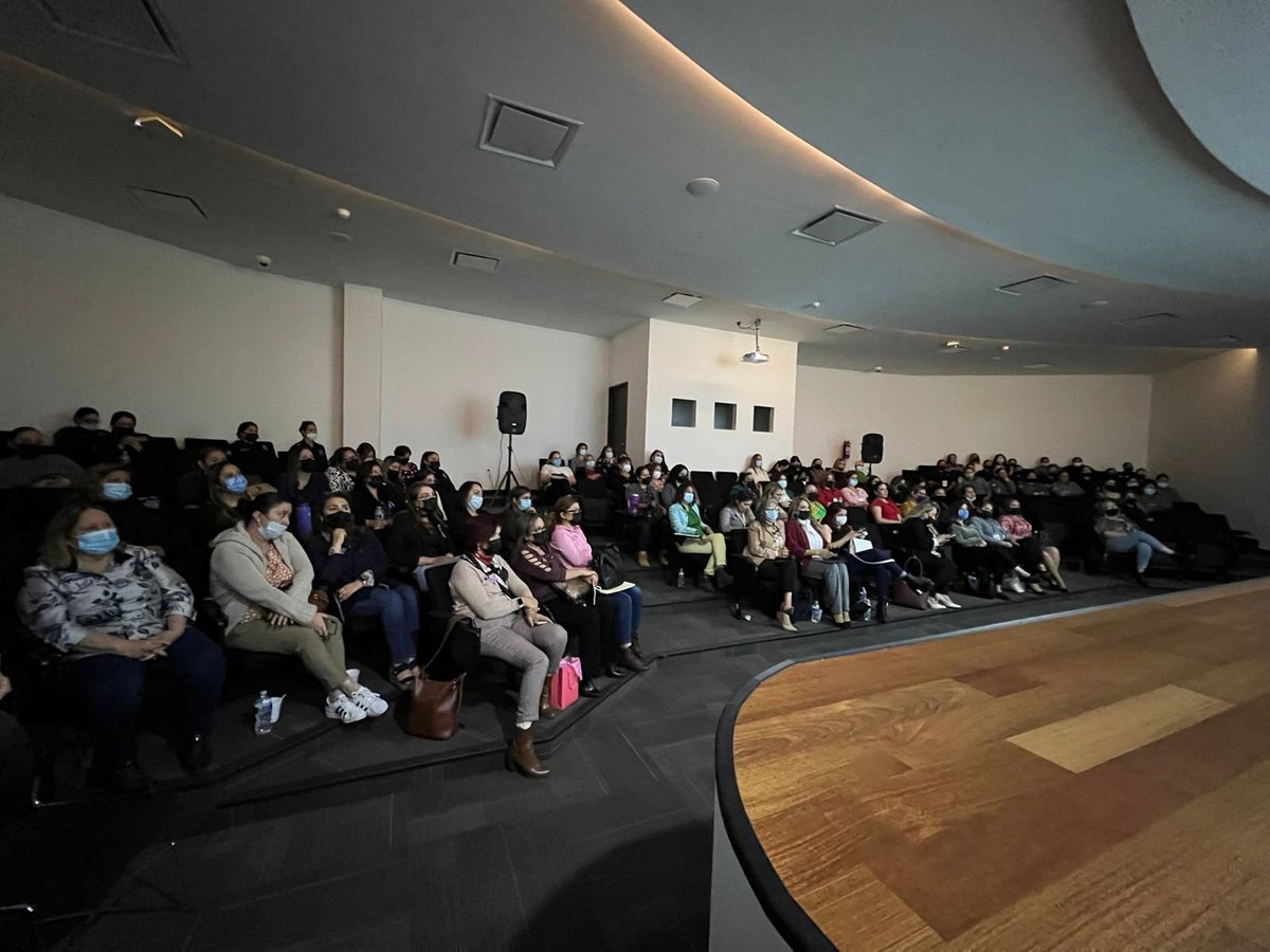 SonoraSeguridad's tweet photo. En el #MesDeLaMujer, la coordinadora estatal de Servicios Previos al Juicio y Supervisión de Libertad Condicionada, @ponce_vivas organizó el ciclo de pláticas dirigidas a mujeres de la @SonoraSeguridad con temas como: Codependencia y Discriminación.

#SSPSonoraContigo https://t.co/HNgNTkaoBT