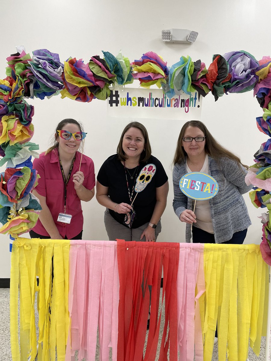 MrsIvey_MHS's tweet photo. #WHSMulticulturalNight https://t.co/Y3qieMYYPN