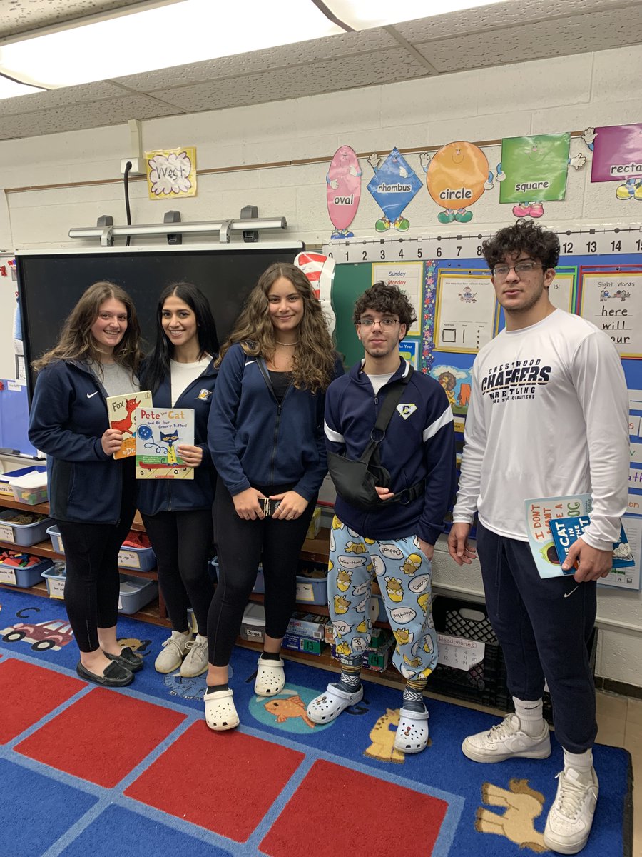 Crestwood_Ath's tweet photo. March is Reading Month!  Crestwood Student Athletes visit elementary schools and read to younger students.  A great experience for all involved!  #read #getinvolved #positive @hassabbas13 @_zshebli7 @Hana3Alkhatib @moehakim32 @shalhout23 https://t.co/6S6TG8WXXB