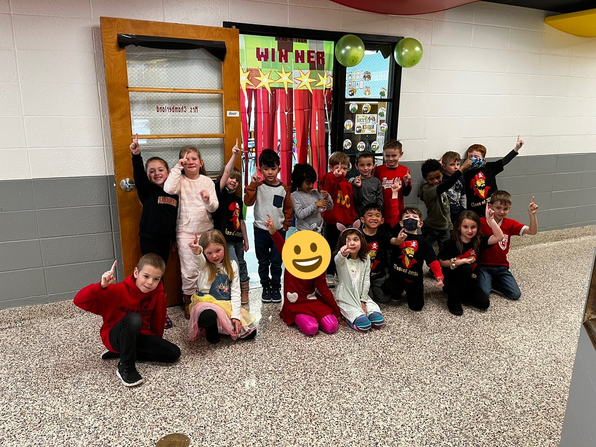MrsChamberland's tweet photo. So proud of my kinders! We are in 1st place after the first week of Sandshore’s March Madness Reading Tournament. It’s makes me so happy to see their love of reading grow!
@Jen1Curry @kristymc24 @theshsp https://t.co/dX5Wa3rv3L