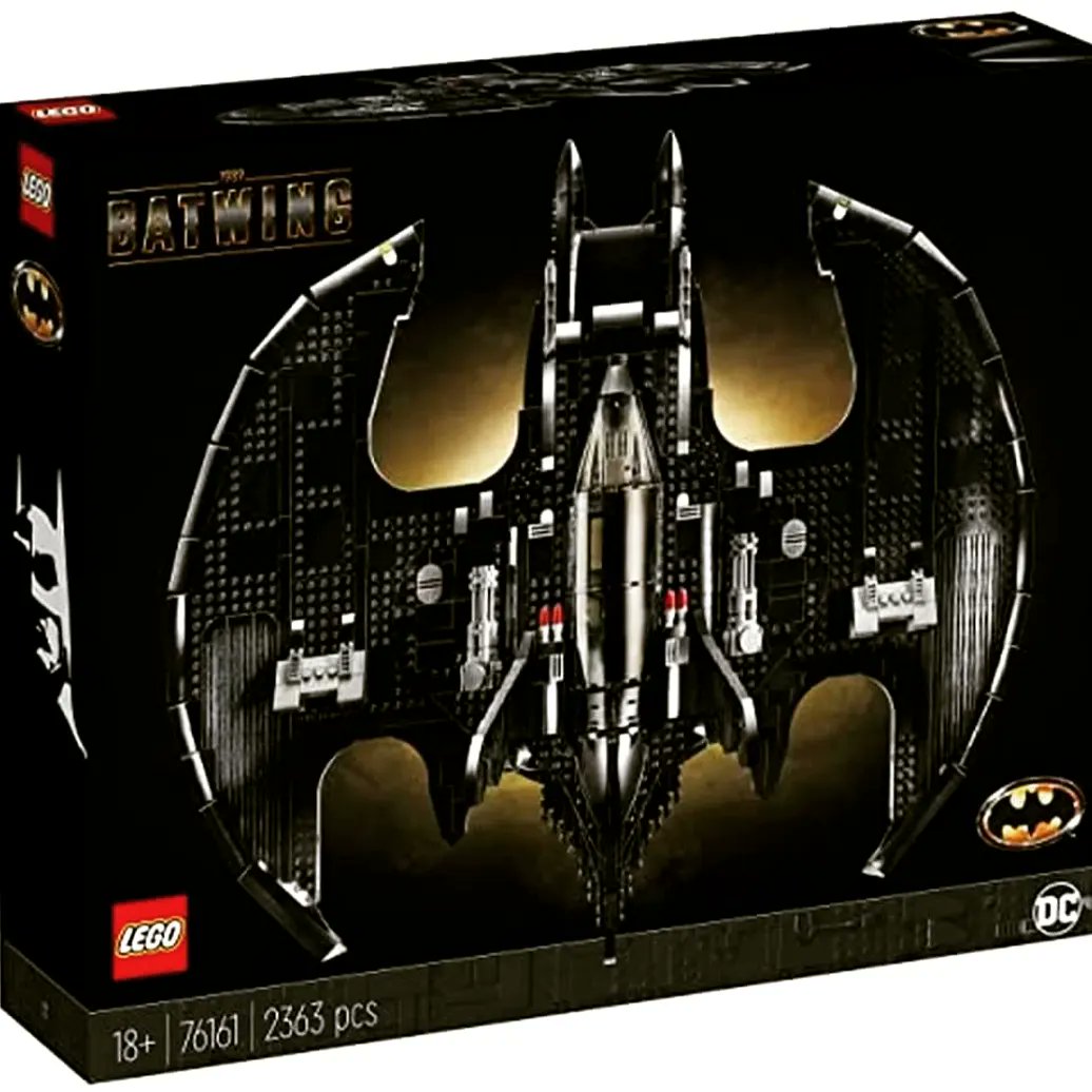 1613Rdg's tweet photo. Sitting at work, thinking about my next potential #LEGO project. This Batwing from '89 #Batman just looks so dope, it is however 1000 more pieces than my Batmobile(from nearly 1400 to now 2400 pieces). Should I do it? Why do I do these things to myself😅😅☠️☠️ https://t.co/ANQjC6UNgI