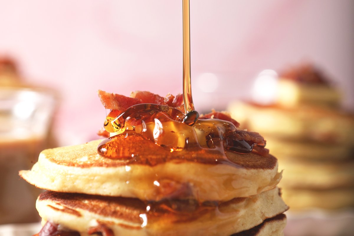 Savory_Cooking's tweet photo. These EASY Bacon Pancakes come together quickly and easily. Top with maple syrup, butter and extra bacon for the ultimate breakfast!

Recipe: https://t.co/m2qF3NReq1 https://t.co/hcac5x7GMn