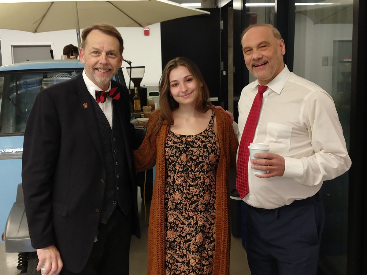 matthech's tweet photo. Super to be back live @1819Innovation Pre-accelerator Cohort 17 Graduation Pitch Day #urbanacoffee in the house Great to catch up with #uofcincyalum Tressie Beckner and Drew McKenzie faculty Georg Weber #NextLivesHere @uofcincyEship #entrepreneurssolveproblems @LindnerCollege https://t.co/nA4rQ8pabJ