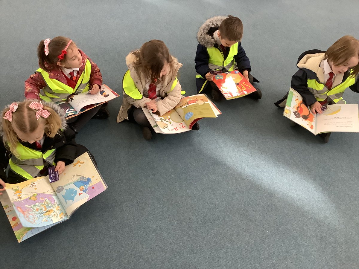 AnkerValleyAcad's tweet photo. Reading is such an important part of our curriculum at Anker Valley and we are very lucky to be able to visit Tamworth Library once a fortnight for the children to borrow books and to further help foster a love of reading. https://t.co/7cJSpnXBIy