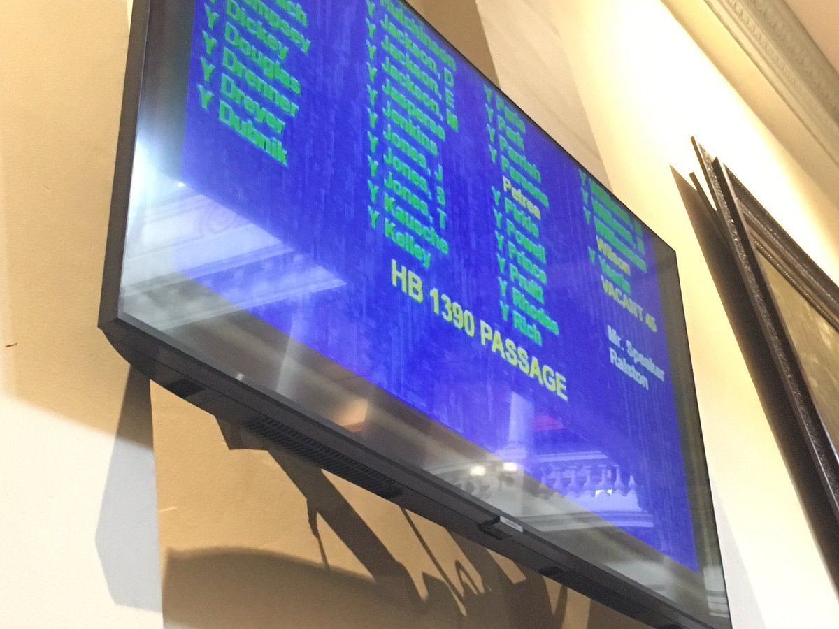 AmplifyGA's tweet photo. HB 1390 passes the House on Crossover Day with full support! 173 Yea / 0 Nay. Now it can go forward to the Senate side. #RGWA Thank you @9to5GA @YWCAATL @tanulewicz https://t.co/2KAuhFdutH