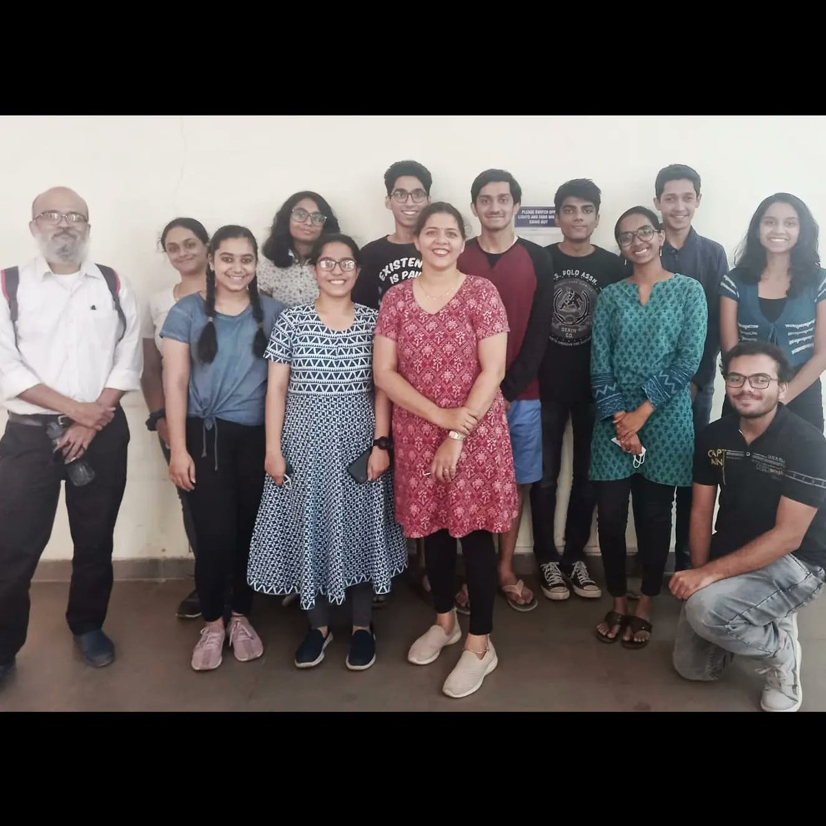PRO_thinktank's tweet photo. Analysis of Pune Municipal Budget 2022-23 begins. Yesterday, a team of 11 interns had their first discussion session with our Director Neha and Chief Data Analyst Manoj, at Gokhale Institute of Polics and Economics.
#PRO #Budget #Pune #PolicyResearch #UrbanThinkTank https://t.co/3RHM8oJZ1C
