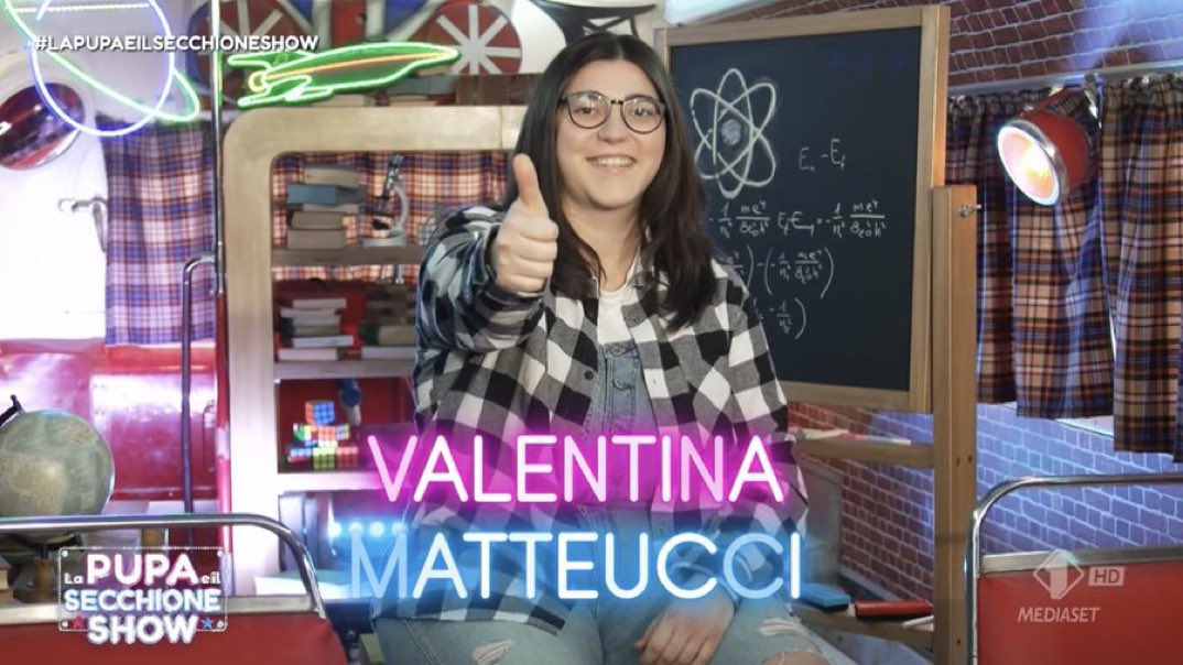 RobertaMazzali1's tweet photo. Ma io Amy Farrah Fowler me la ricordavo diversa.  #LaPupaEilSecchioneShow https://t.co/OGfpCtFM1J