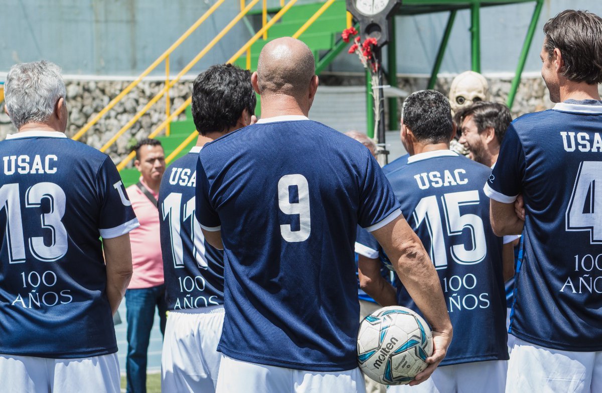 #CentenarioUSAC <a href="/vivoelazul/">Vivo el Azul</a> <a href="/futbolusac/">FutbolUsac</a> <a href="/ApocalipsisU/">Apocalipsis USAC</a> <a href="/LaBandaDelZope1/">UniversidadSC 100 años</a>