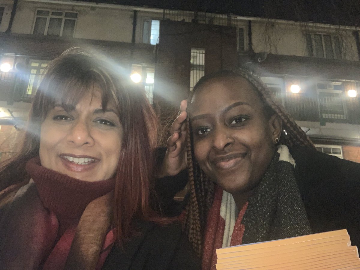 Great evening #labourdoorstep session with @SouthwarkLabour women to celebrate last week’s #IWD22. Lots of support in London Bridge & West Bermondsey.