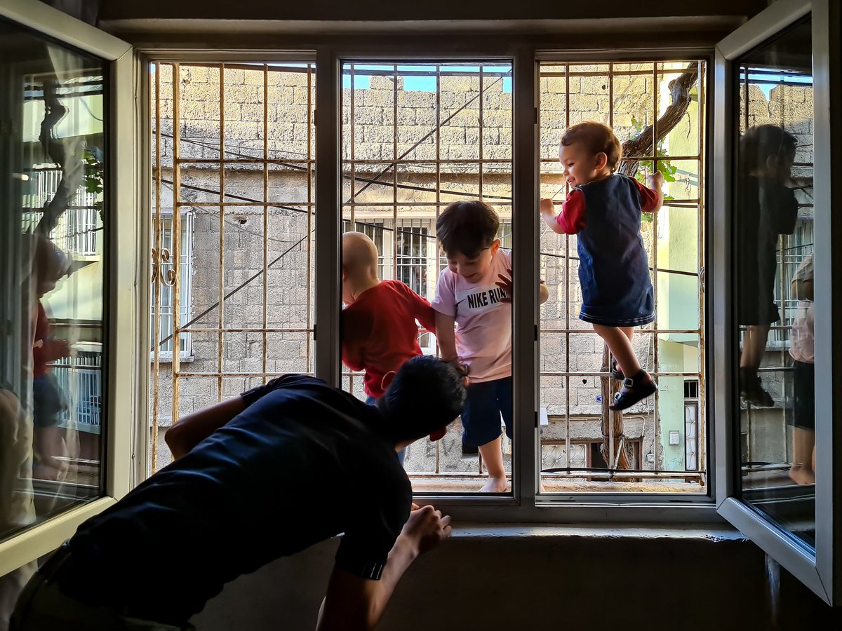 EDMiddleEast's tweet photo. Today we start a months-long sharing of stories by Syrian refugees in Turkey w/ these photos by Nuredin Bekur created in the @evdayprojects program w/ @IFRC and w/ teaching by @EverydayMiddleEast photogs @tasneemalsultan + @TatouK. Follow along! @RedCrescent @KIZILAYKART @eu_echo https://t.co/WKrLbHlcpU