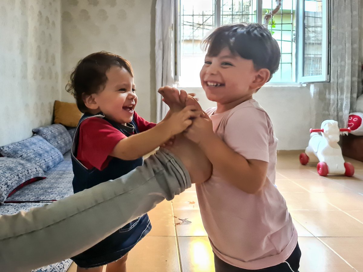 EDMiddleEast's tweet photo. Today we start a months-long sharing of stories by Syrian refugees in Turkey w/ these photos by Nuredin Bekur created in the @evdayprojects program w/ @IFRC and w/ teaching by @EverydayMiddleEast photogs @tasneemalsultan + @TatouK. Follow along! @RedCrescent @KIZILAYKART @eu_echo https://t.co/WKrLbHlcpU