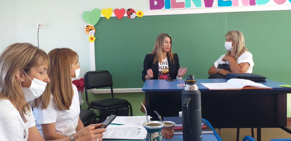 Hoy jornada de trabajo en el Neni 2130 de Itaimbe guazu, con la presencia de la Directora de enseñanza, Sra Nancy Jara¡!!gracias por su compromiso!¡!