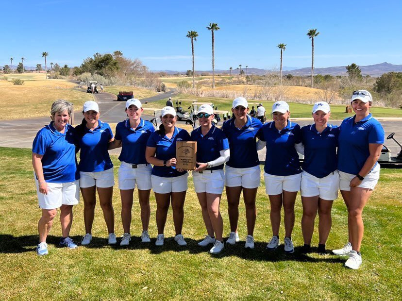 MT_WGolf's tweet photo. The champs!! 🏆 

#BlueRaiders | @MTAthletics https://t.co/7EeV6Qo8am