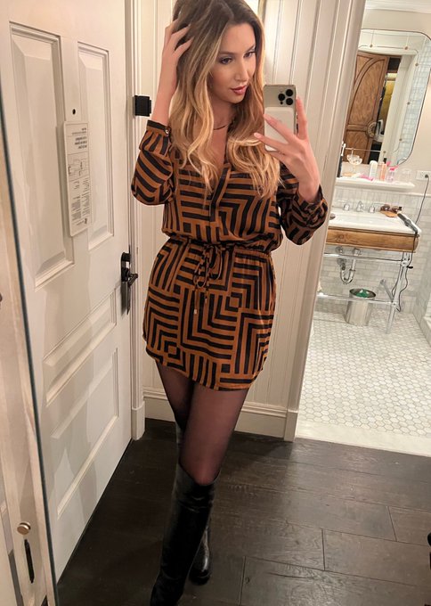 Let&rsquo;s see what kind of trouble I can get into tonight 😈 https://t.co/MexDdOFy5r