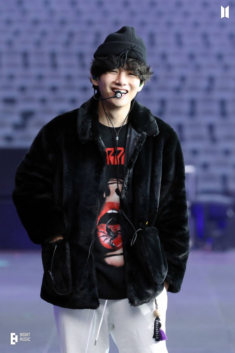 NithuM11's tweet photo. #BTS #KIMTAEHYUNG https://t.co/vjMSilT8P0
