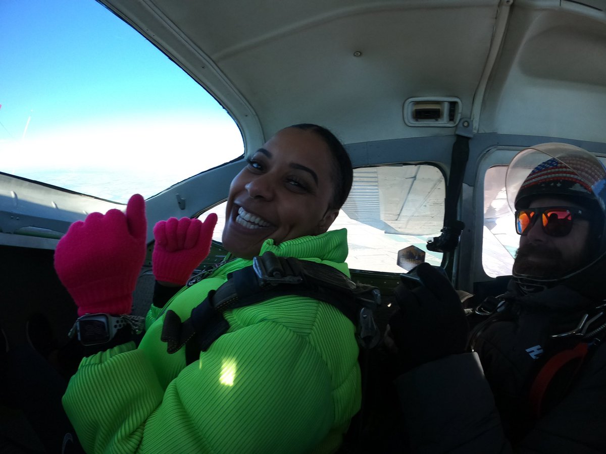 Kicked off the start of my Spring Break <a href="/DallasSkydive/">DallasSkydiveCenter</a> What a surreal experience!! #FirstTimer 🪂