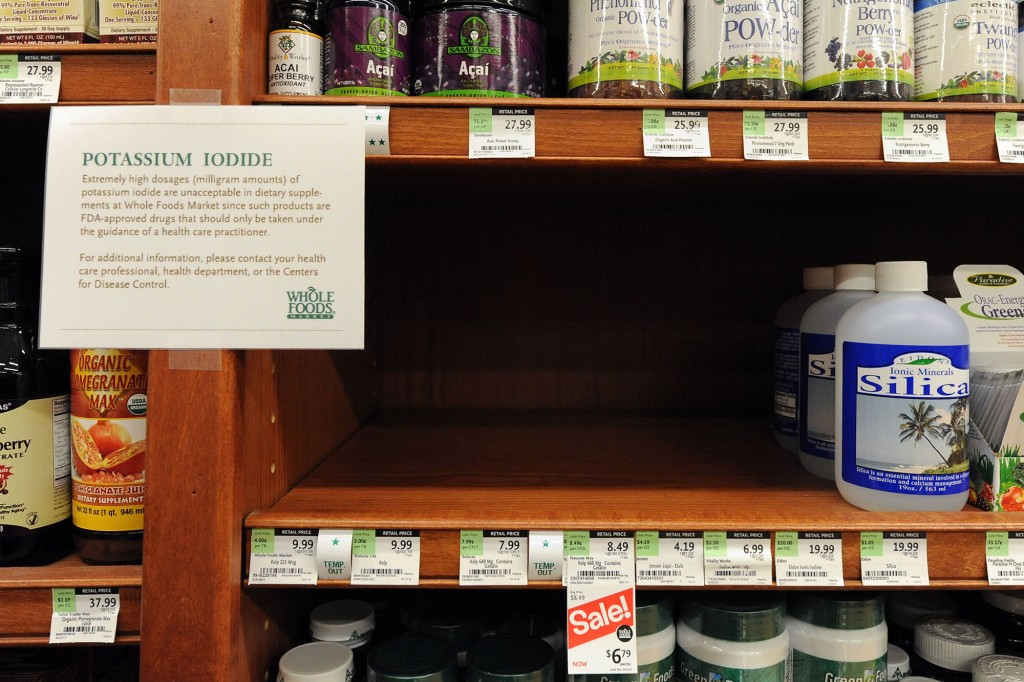 nypost's tweet image. Russia nuke fears spark panic-buying of radiation-blocking pills trib.al/eG77ViC